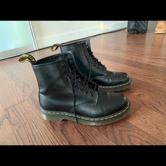 Dr Martens 1460 Smooth Leather Lace Up Boots - Picture 4 of 7